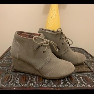 Toms Women’s Boots Size 7